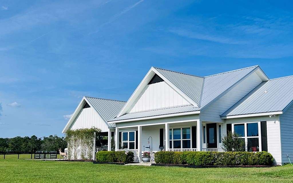 19.9 Acres of Land with Home for Sale in Bell, Florida