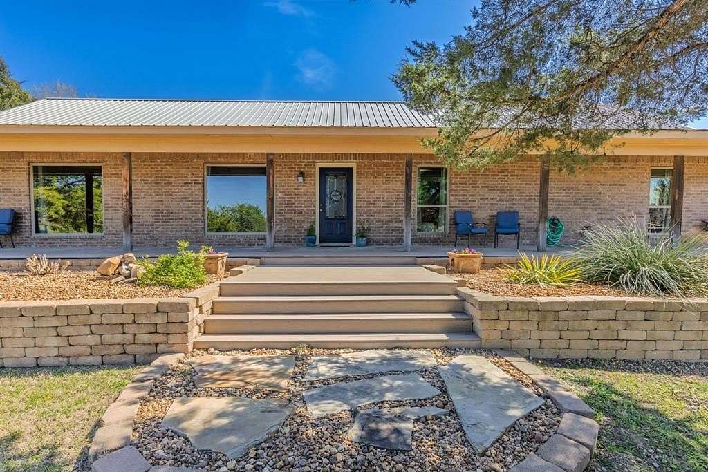 5.54 Acres of Residential Land with Home for Sale in Leonard, Texas