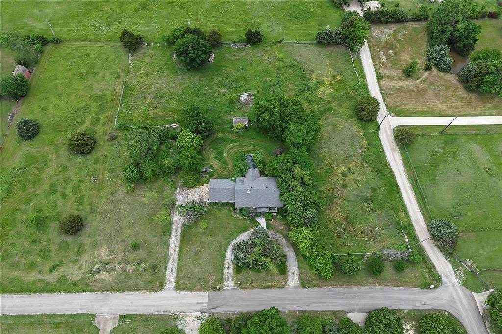 2.12 Acres of Residential Land with Home for Sale in Lucas, Texas