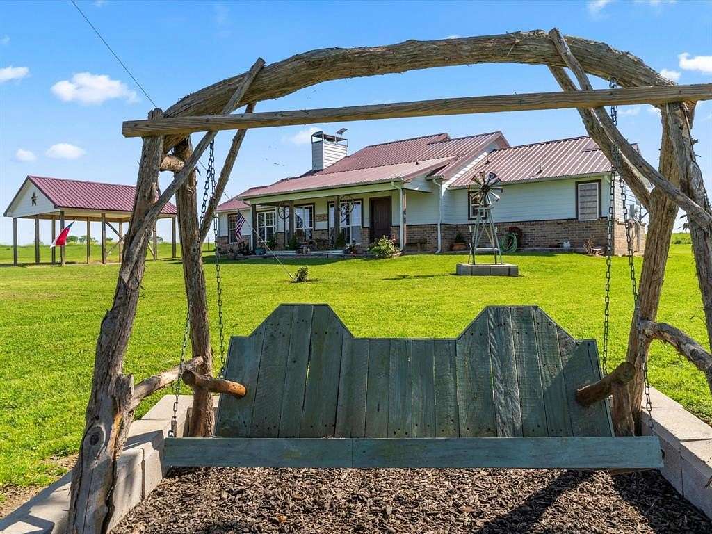 5.6 Acres of Residential Land with Home for Sale in Mabank, Texas