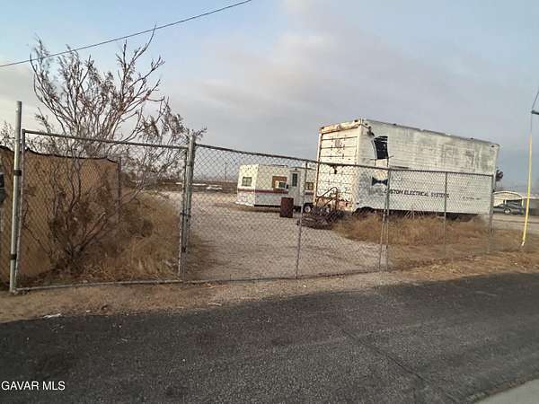 0.44 Acres of Land for Sale in Pearblossom, California