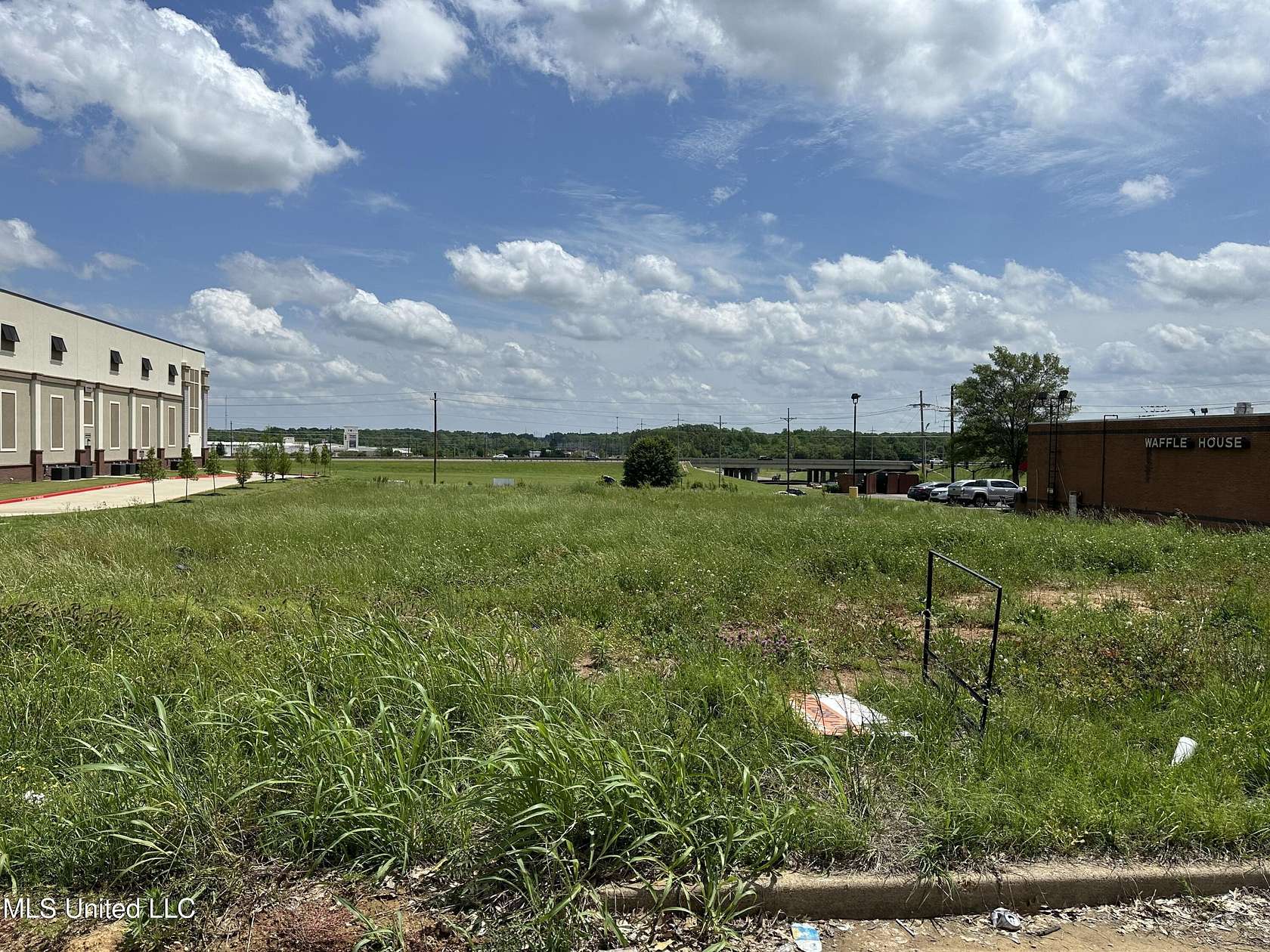1.2 Acres of Commercial Land for Sale in Southaven, Mississippi