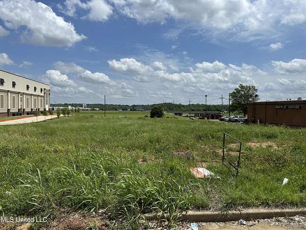 1.2 Acres of Commercial Land for Sale in Southaven, Mississippi