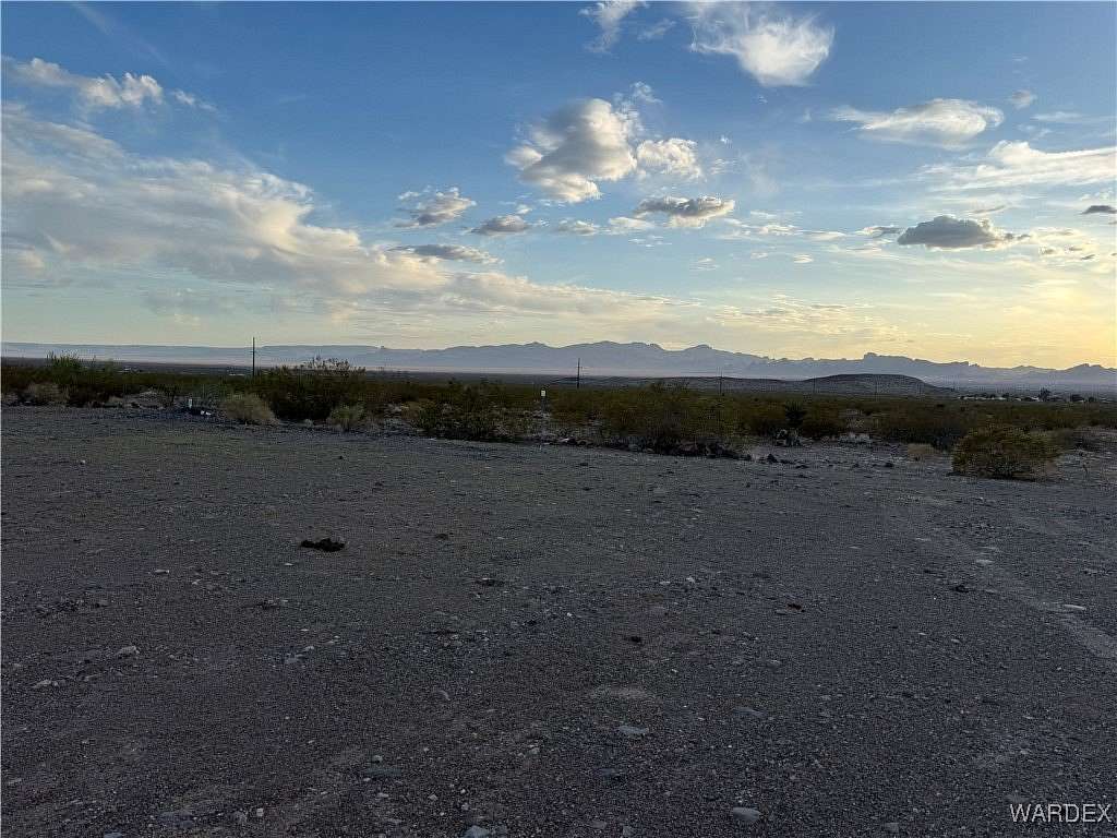 9.62 Acres of Land for Sale in Golden Valley, Arizona