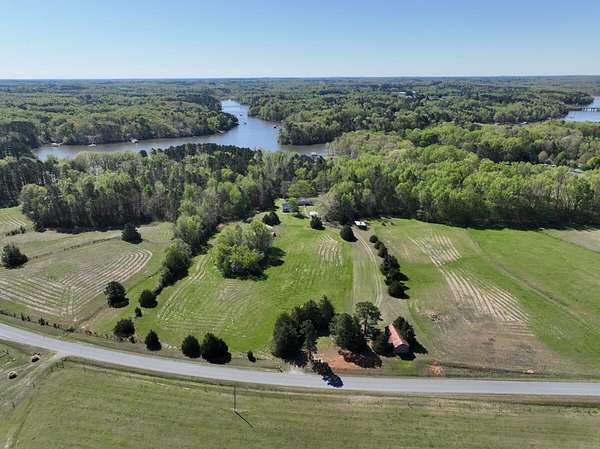 29 Acres of Recreational Land with Home for Sale in Buffalo Junction, Virginia