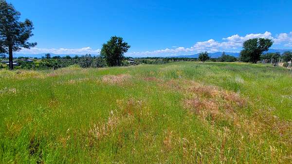 10 Acres of Land for Sale in Igo, California