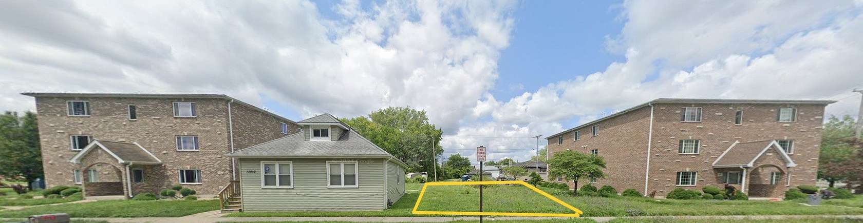 0.07 Acres of Mixed-Use Land for Sale in Robbins, Illinois