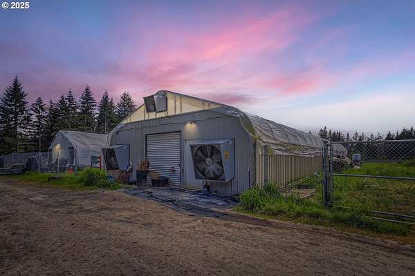 2.5 Acres of Improved Commercial Land for Sale in Oregon City, Oregon