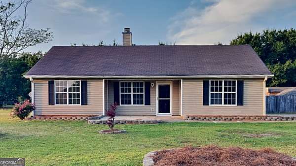 1.54 Acres of Residential Land with Home for Sale in Locust Grove, Georgia