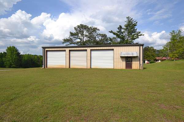 5 Acres of Land with Home for Auction in Roanoke, Alabama