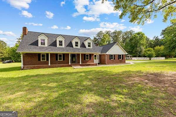 7.25 Acres of Residential Land with Home for Sale in Fayetteville, Georgia