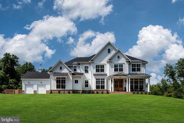 15.5 Acres of Land with Home for Sale in Hamilton, Virginia