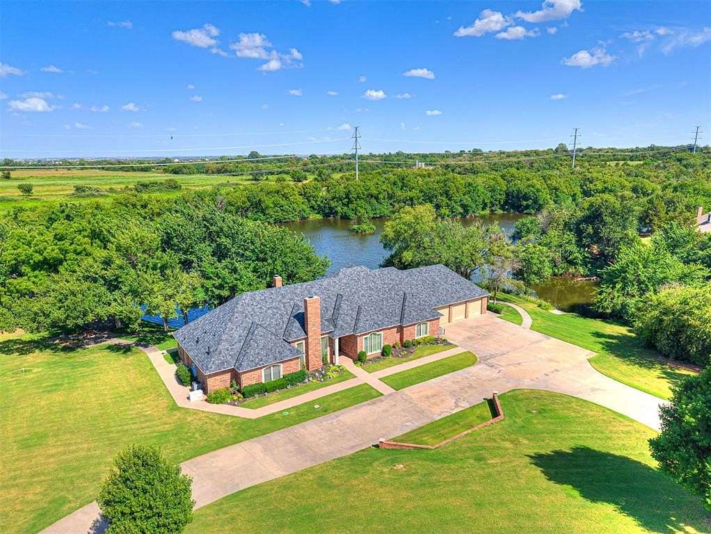 7.39 Acres of Residential Land with Home for Sale in Piedmont, Oklahoma