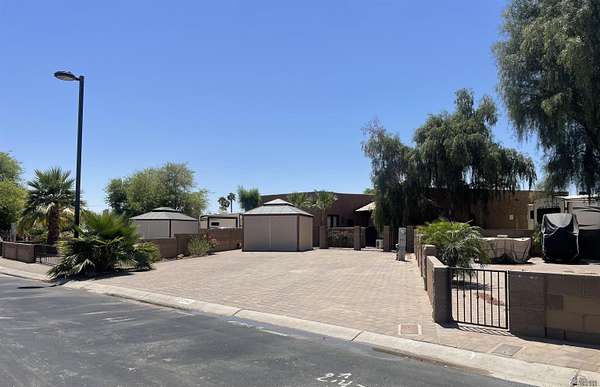 Improved Residential Land for Sale in Yuma, Arizona