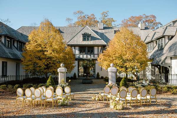 3.1 Acres of Residential Land with Home for Sale in Tuxedo Park, New York