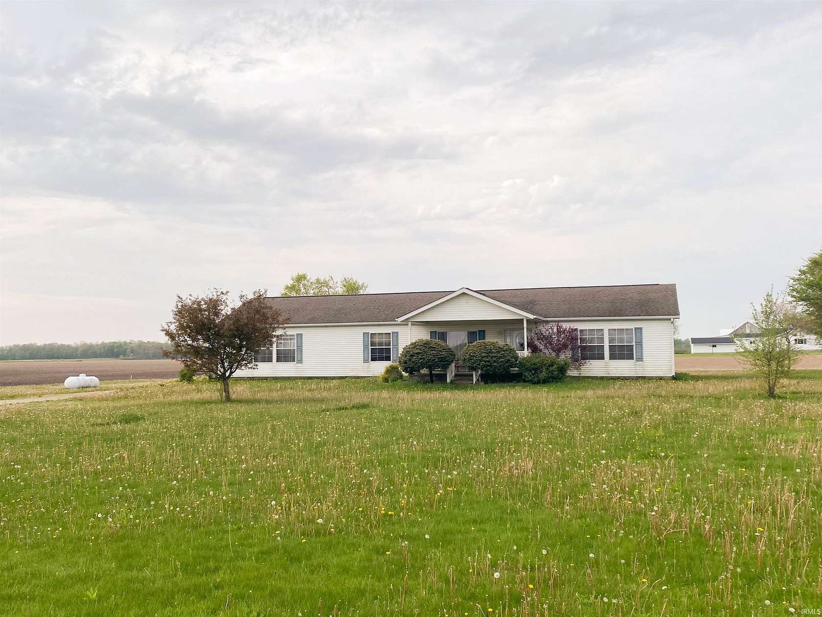 1.69 Acres of Residential Land with Home for Sale in Lynn, Indiana