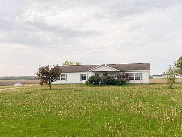 1.69 Acres of Residential Land with Home for Sale in Lynn, Indiana