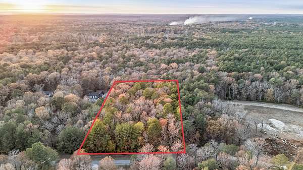 2.5 Acres of Residential Land for Sale in Starkville, Mississippi