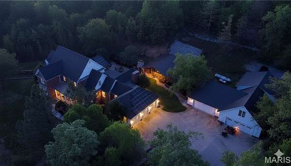 5 Acres of Residential Land with Home for Sale in Poplar Bluff, Missouri