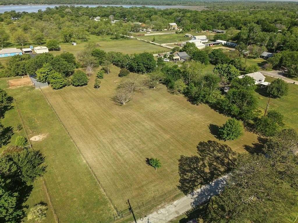 1.72 Acres of Land for Sale in Newark, Texas