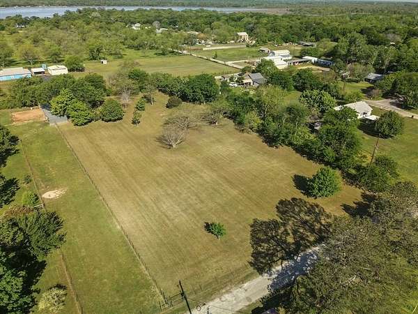 1.72 Acres of Land for Sale in Newark, Texas