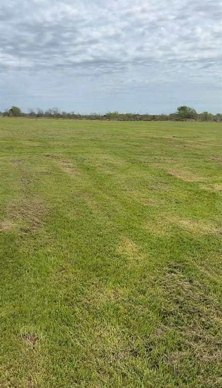 5 Acres of Residential Land for Sale in Wills Point, Texas