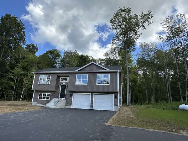 2.53 Acres of Residential Land with Home for Sale in Brooklyn, Connecticut