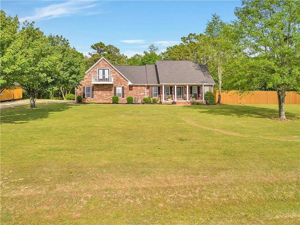 7 Acres of Residential Land with Home for Sale in Russellville, Arkansas