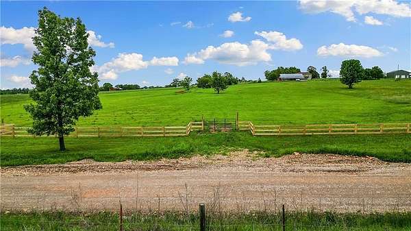 5 Acres of Land for Sale in Siloam Springs, Arkansas