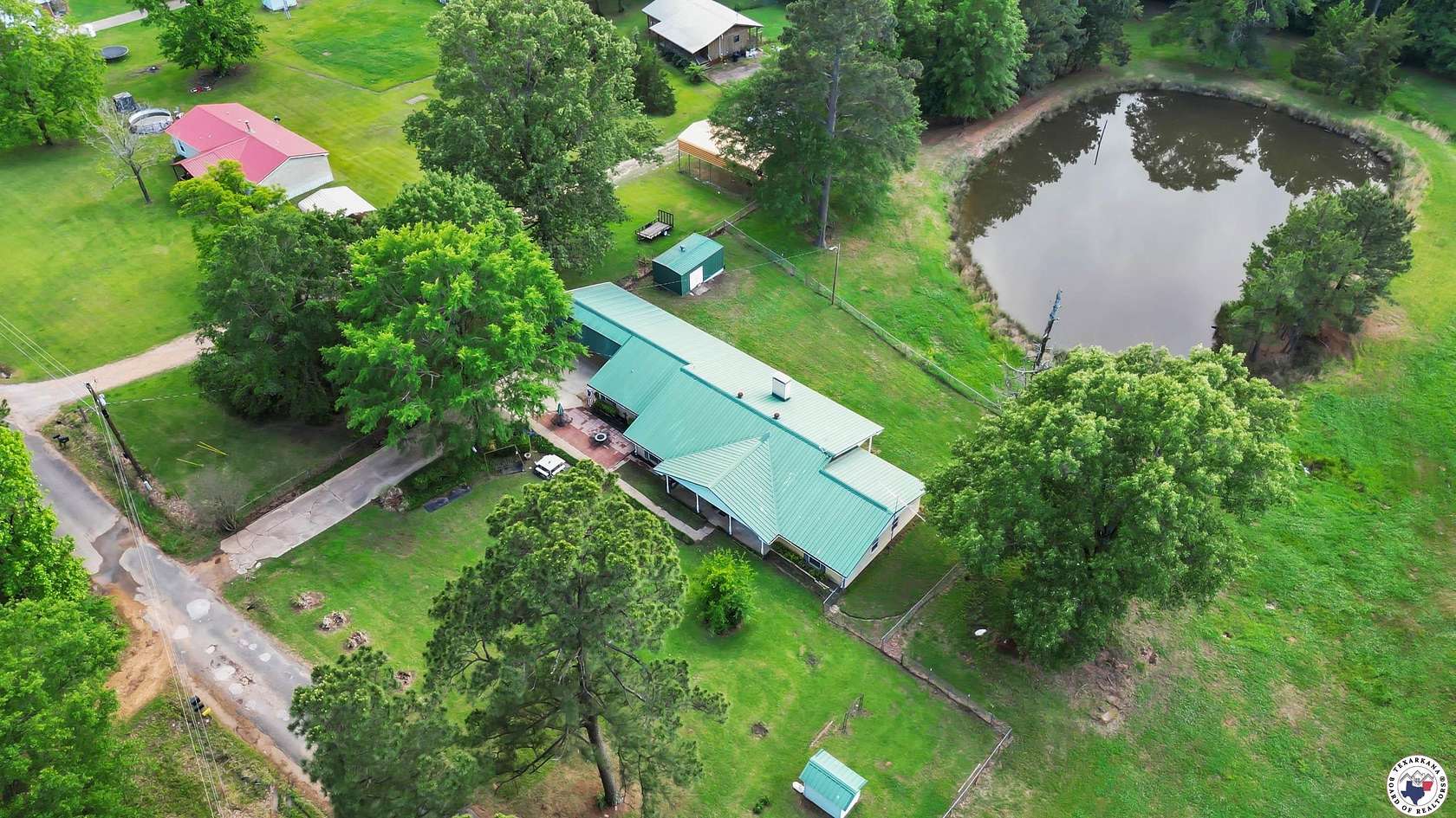 3.8 Acres of Residential Land with Home for Sale in Texarkana, Arkansas