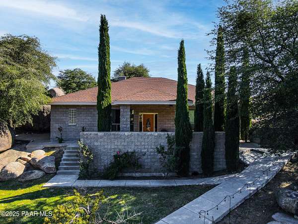 2.27 Acres of Residential Land with Home for Sale in Yarnell, Arizona