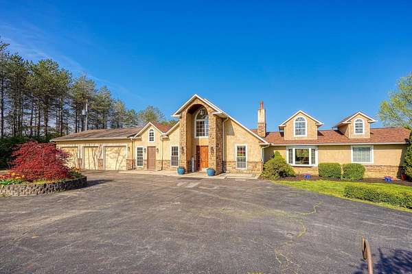 5 Acres of Residential Land with Home for Sale in Grove City, Ohio