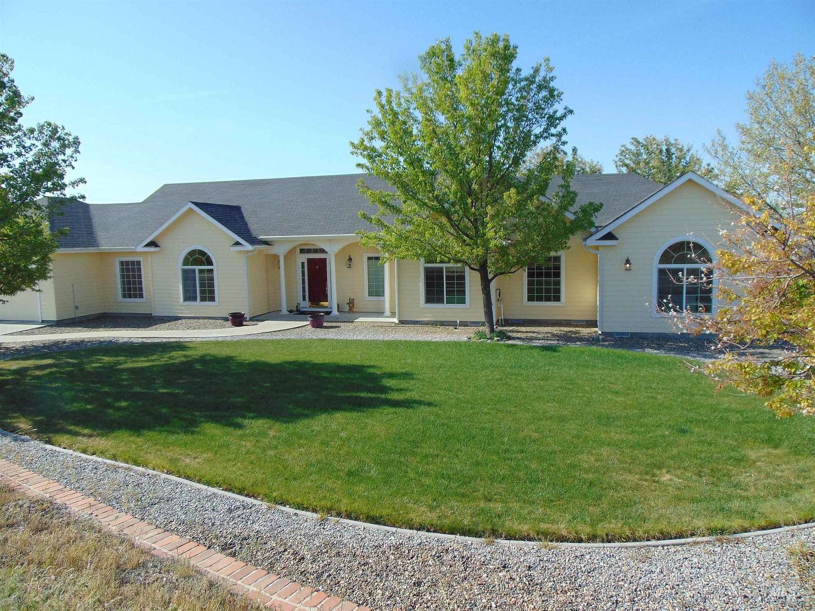 4.8 Acres of Residential Land with Home for Sale in Vale, Oregon