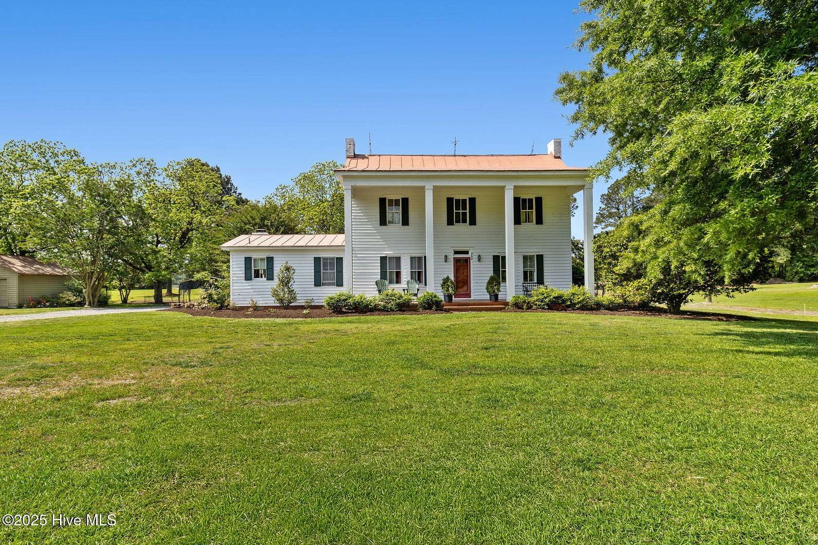 2.42 Acres of Residential Land with Home for Sale in Edenton, North Carolina