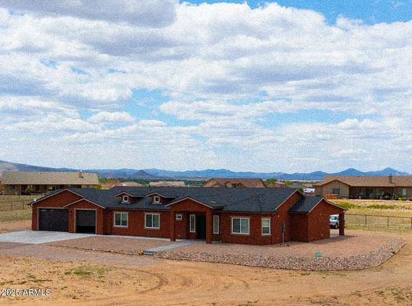 2 Acres of Residential Land with Home for Sale in Prescott Valley, Arizona