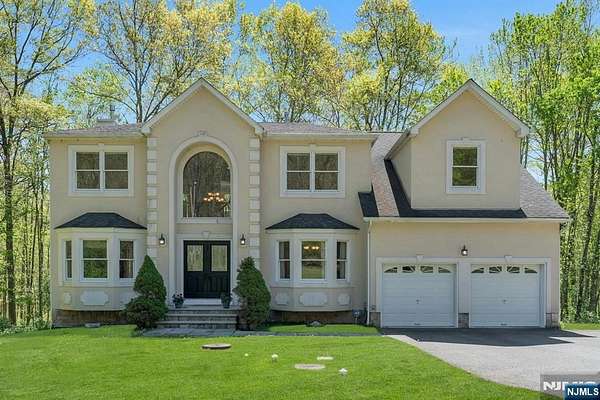 10.7 Acres of Land with Home for Sale in Chatham Township, New Jersey