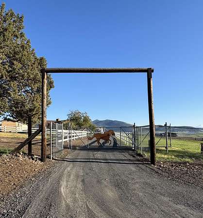 6.69 Acres of Residential Land with Home for Sale in Klamath Falls, Oregon