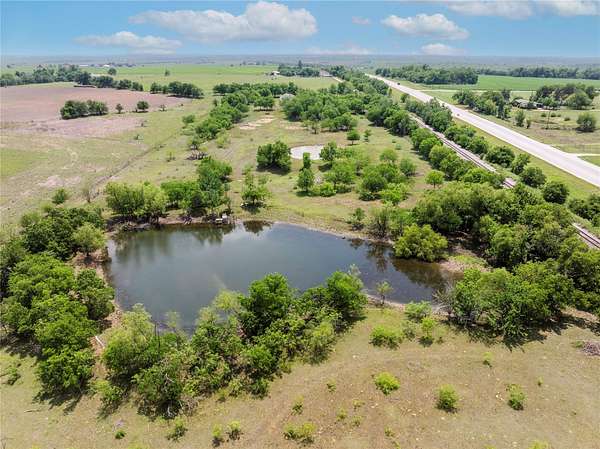 19.3 Acres of Improved Mixed-Use Land for Sale in Taylor, Texas