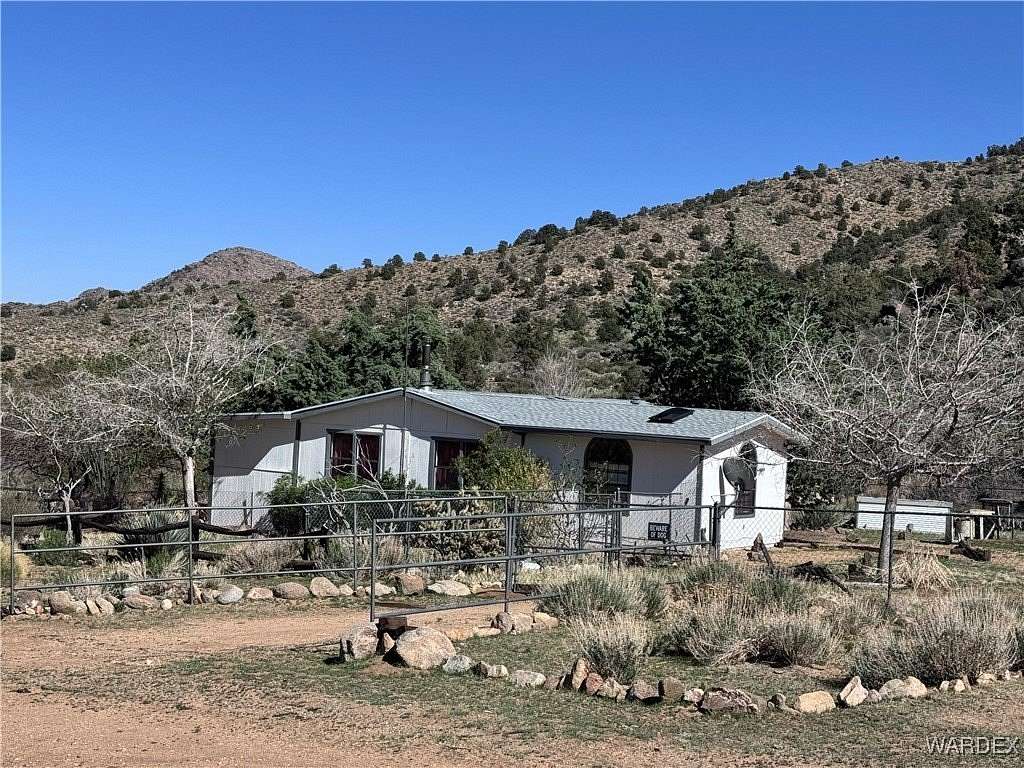 37.6 Acres of Land with Home for Sale in Kingman, Arizona