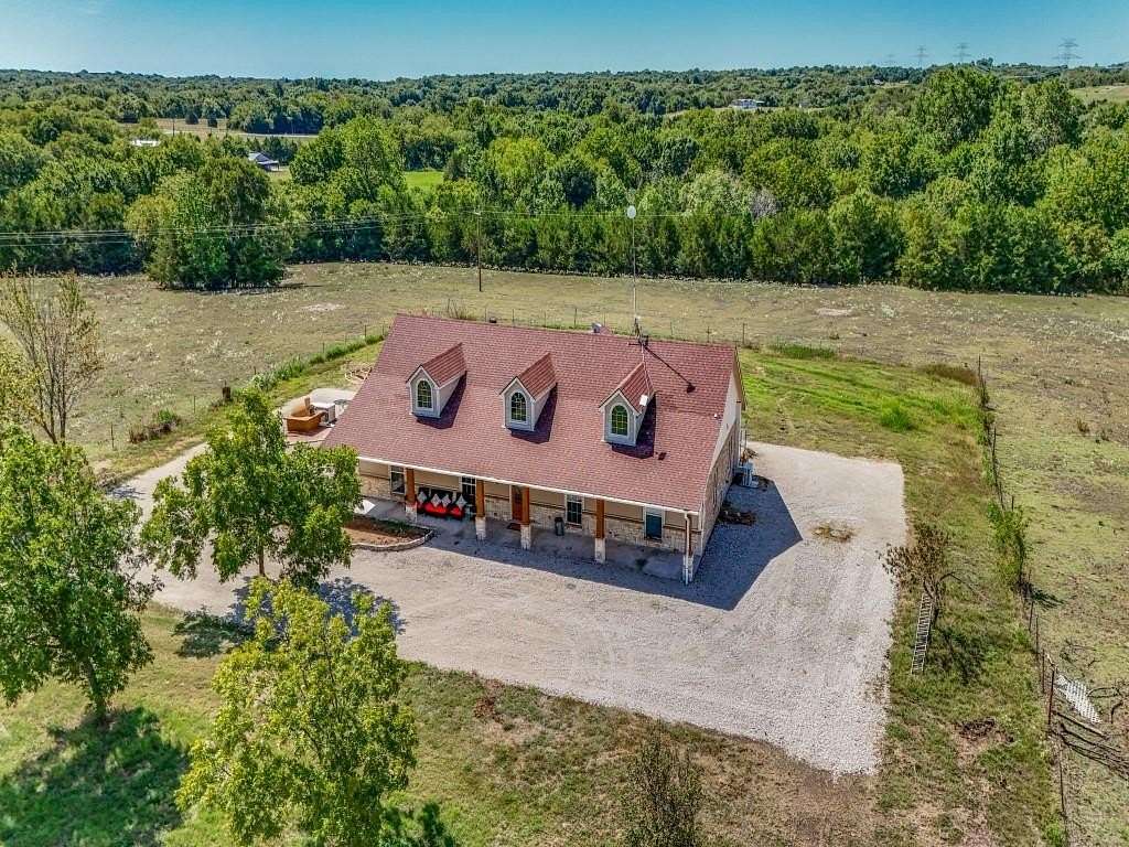 12 Acres of Land with Home for Sale in Farmersville, Texas