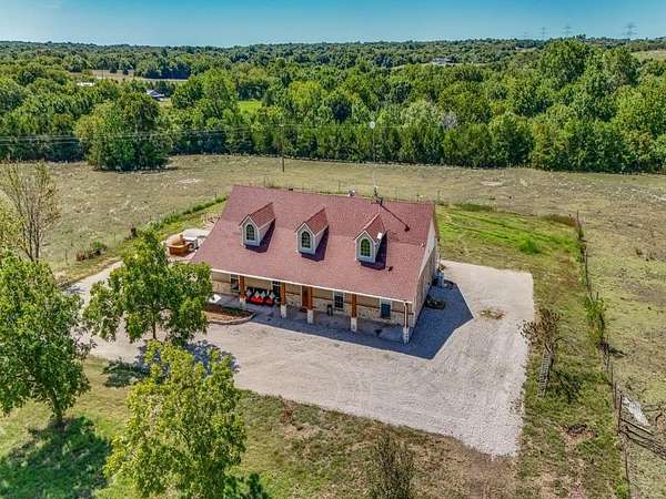 12 Acres of Land with Home for Sale in Farmersville, Texas