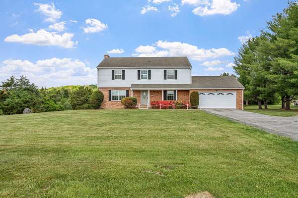 4.47 Acres of Residential Land with Home for Sale in Fincastle, Virginia