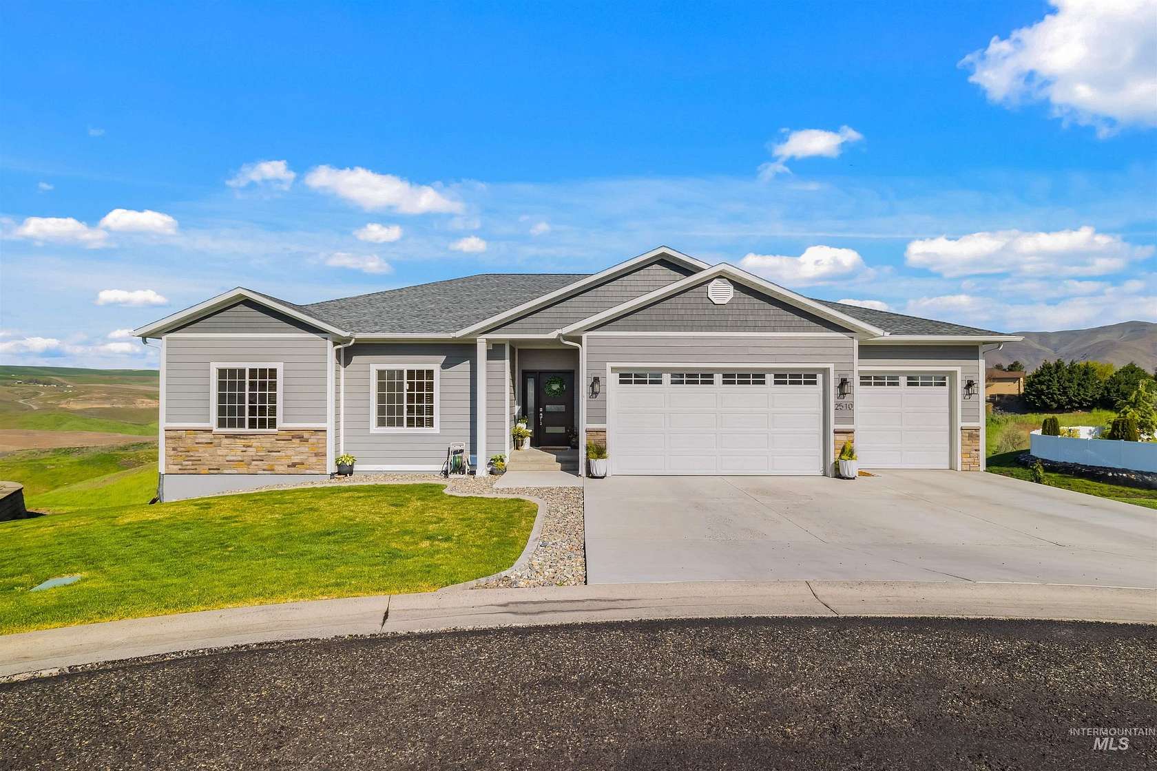 0.5 Acres of Residential Land with Home for Sale in Clarkston, Washington