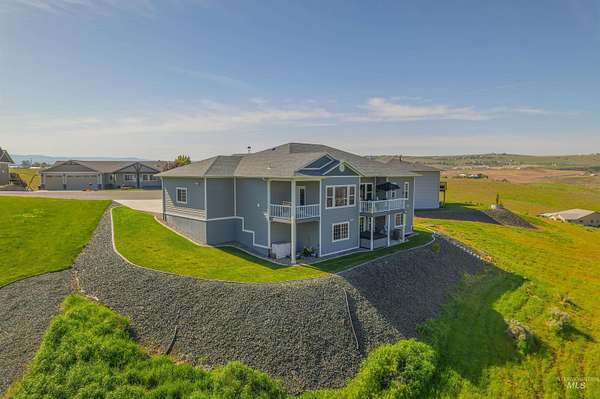 0.5 Acres of Residential Land with Home for Sale in Clarkston, Washington