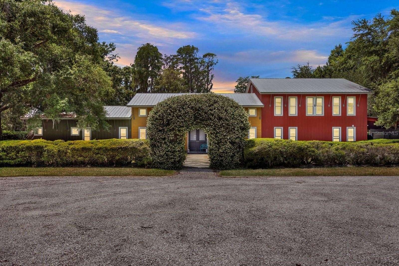 3.15 Acres of Residential Land with Home for Sale in Land O' Lakes, Florida