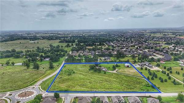 10 Acres of Mixed-Use Land for Sale in Rogers, Arkansas