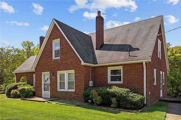 4 Acres of Improved Mixed-Use Land for Sale in King, North Carolina