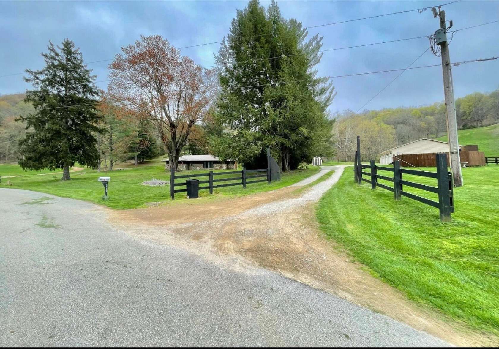 35 Acres of Recreational Land with Home for Sale in Tollesboro, Kentucky