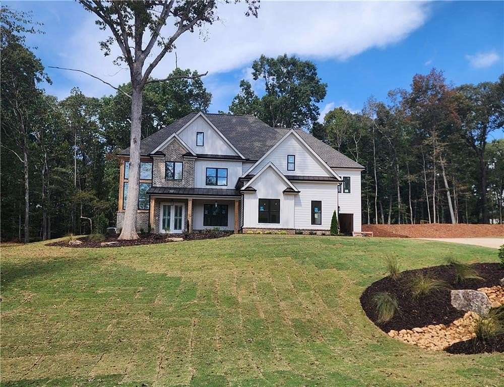 1.79 Acres of Residential Land with Home for Sale in Pendergrass, Georgia