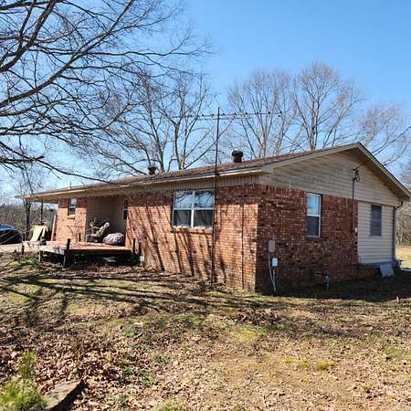 5.69 Acres of Residential Land with Home for Sale in Bismarck, Arkansas